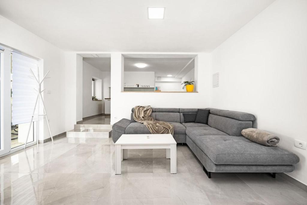 Apartment Olive Garden Near Pula 3 Km From Center And Only 4 Km From The Beach For 4 Persons Dış mekan fotoğraf