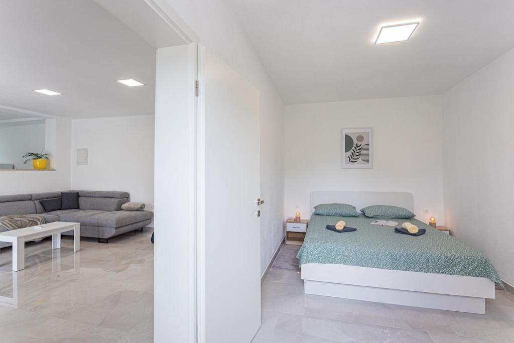 Apartment Olive Garden Near Pula 3 Km From Center And Only 4 Km From The Beach For 4 Persons Dış mekan fotoğraf